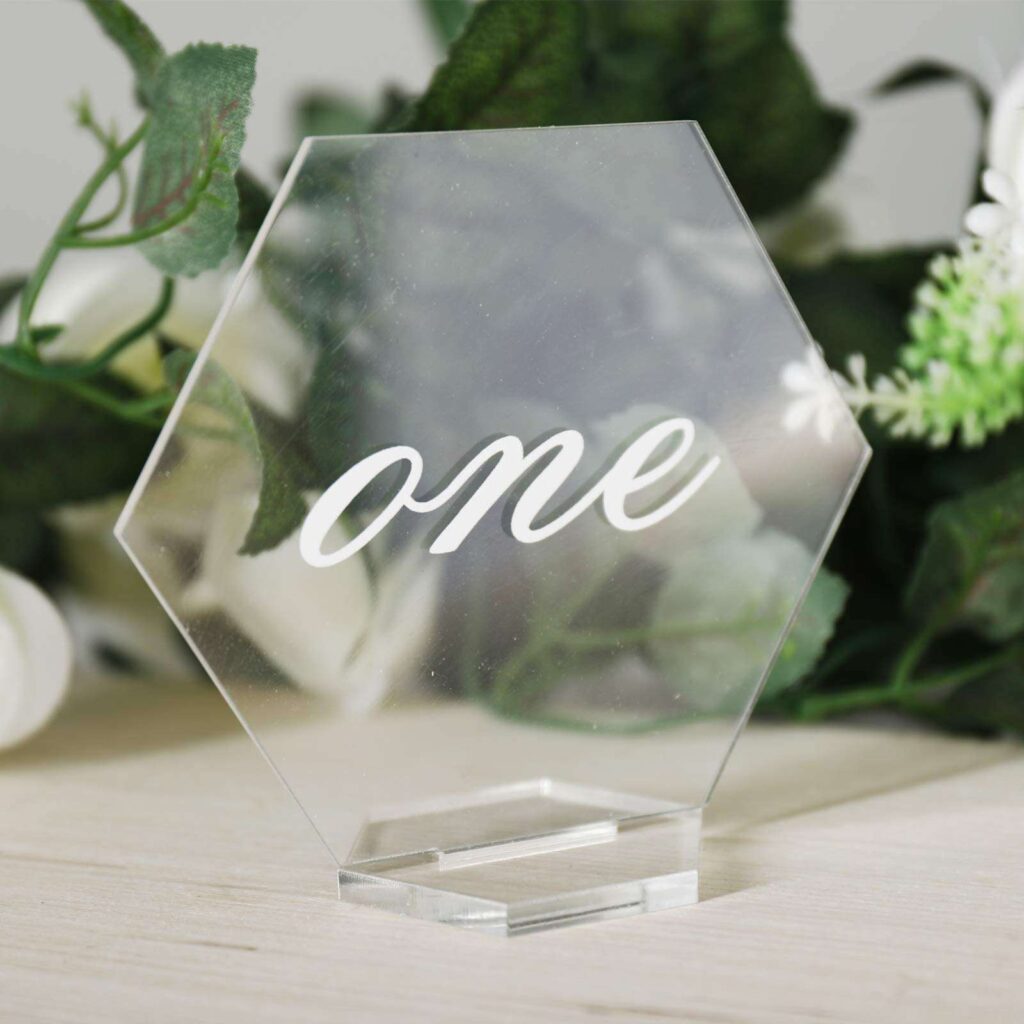 Hexagon Clear Acrylic Table Number Stand, Freestanding Wedding Party Table Sign, Custom Cursive Text Guest Seat Number Plaque For Banquet Event Factory Wholesale