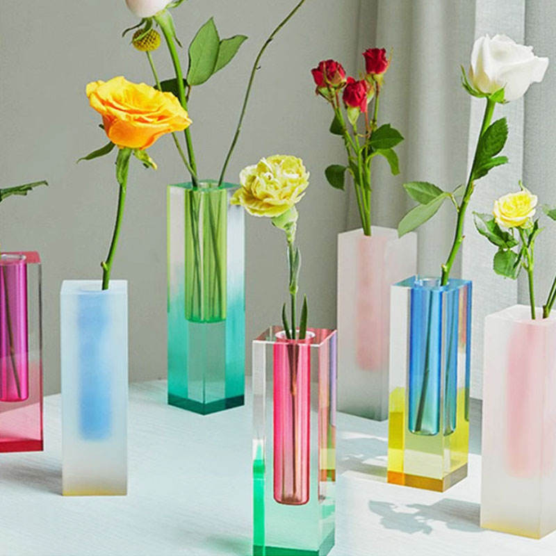 Gradient Color Square Column Acrylic Vase, Modern Transparent Flower Vase, Minimalist Single Stem Rose Tulip Floral Container For Bedroom Cafe Table Decor Factory Wholesalev